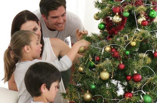 Why Decorating a Christmas Tree is Good for your Health - Blisspot