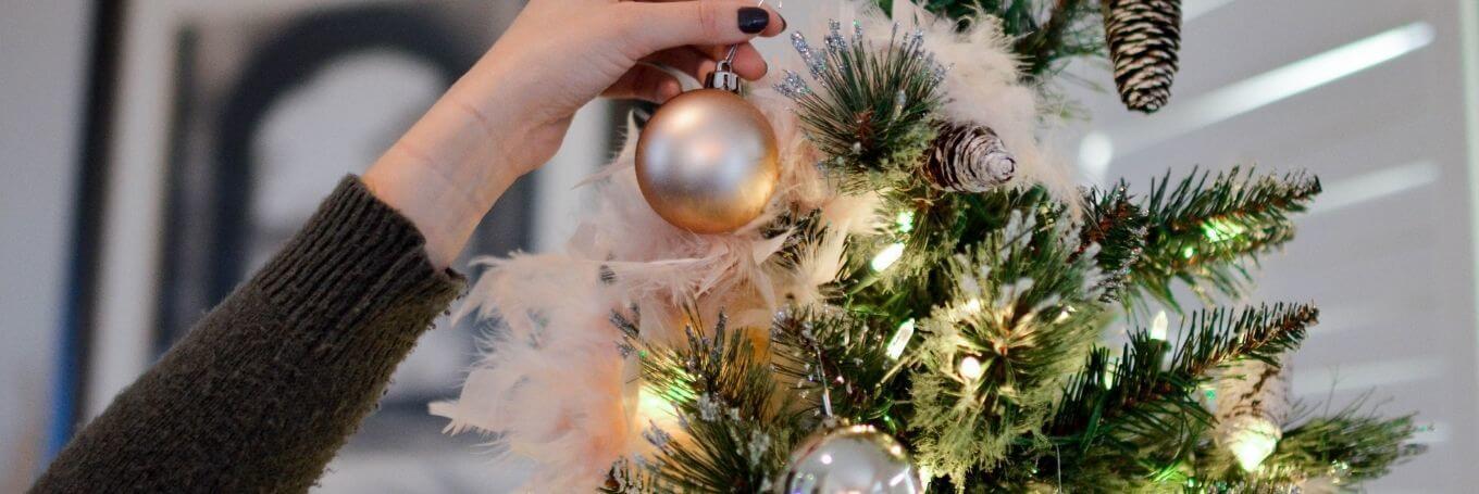How to Enjoy Being Alone at Christmas 